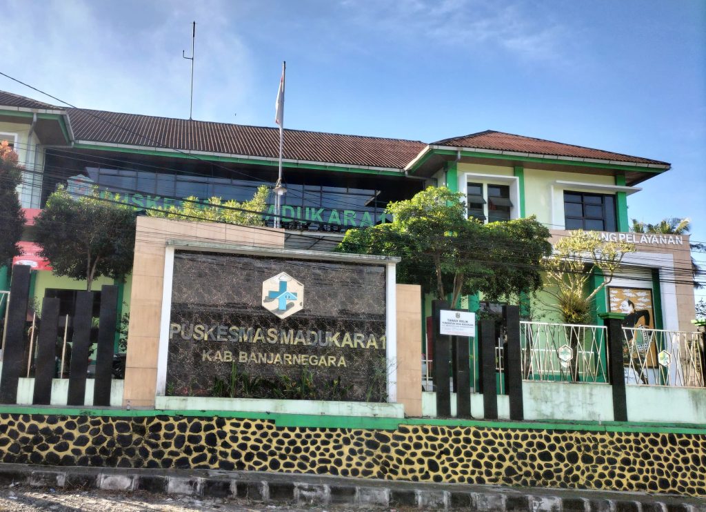 Gambar tampak depan puskesmas